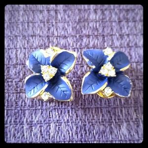 Handmad Blue flower earrings w/ 5 accent crystals